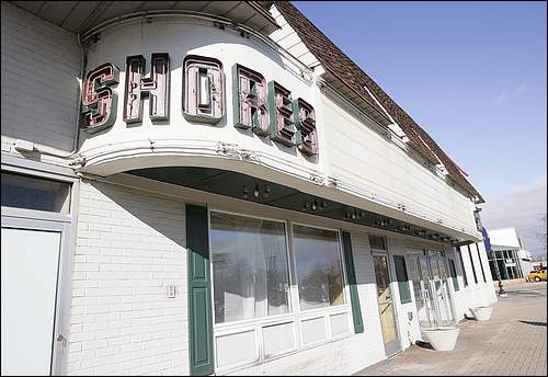 Shores Theatre - From Detroit News (newer photo)